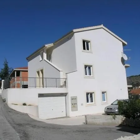 In Okrug Gornji With Sea View, Terrace, Air Conditioning, Wifi 5069-2 Trogir